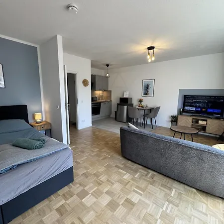 Helle Und Ruhige 1r Lift Stellplatz Tv *