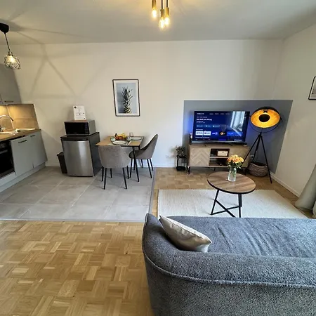 Helle Und Ruhige 1r Lift Stellplatz Tv