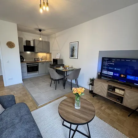Helle Und Ruhige 1r Lift Stellplatz Tv