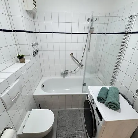 Helle Und Ruhige 1r Lift Stellplatz Tv *