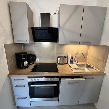 Helle Und Ruhige 1r Lift Stellplatz Tv דירה *