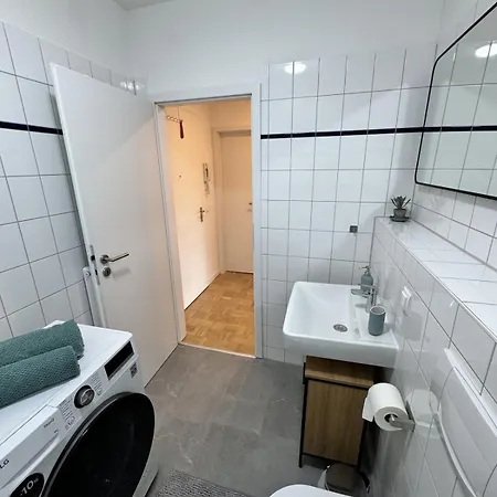 Helle Und Ruhige 1r Lift Stellplatz Tv מגדבורג