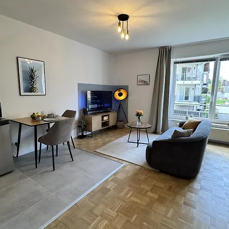 Helle Und Ruhige 1r Lift Stellplatz Tv 아파트